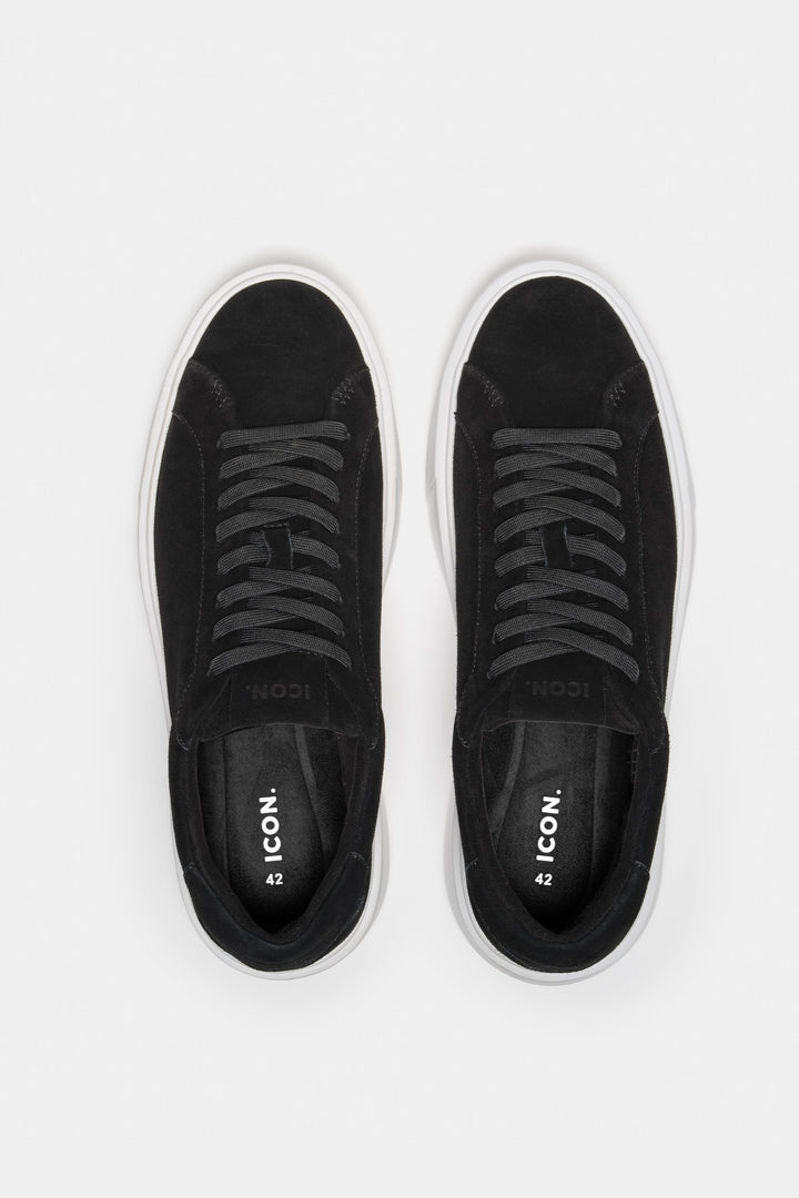 THE CLASSIC SUEDE TRAINER