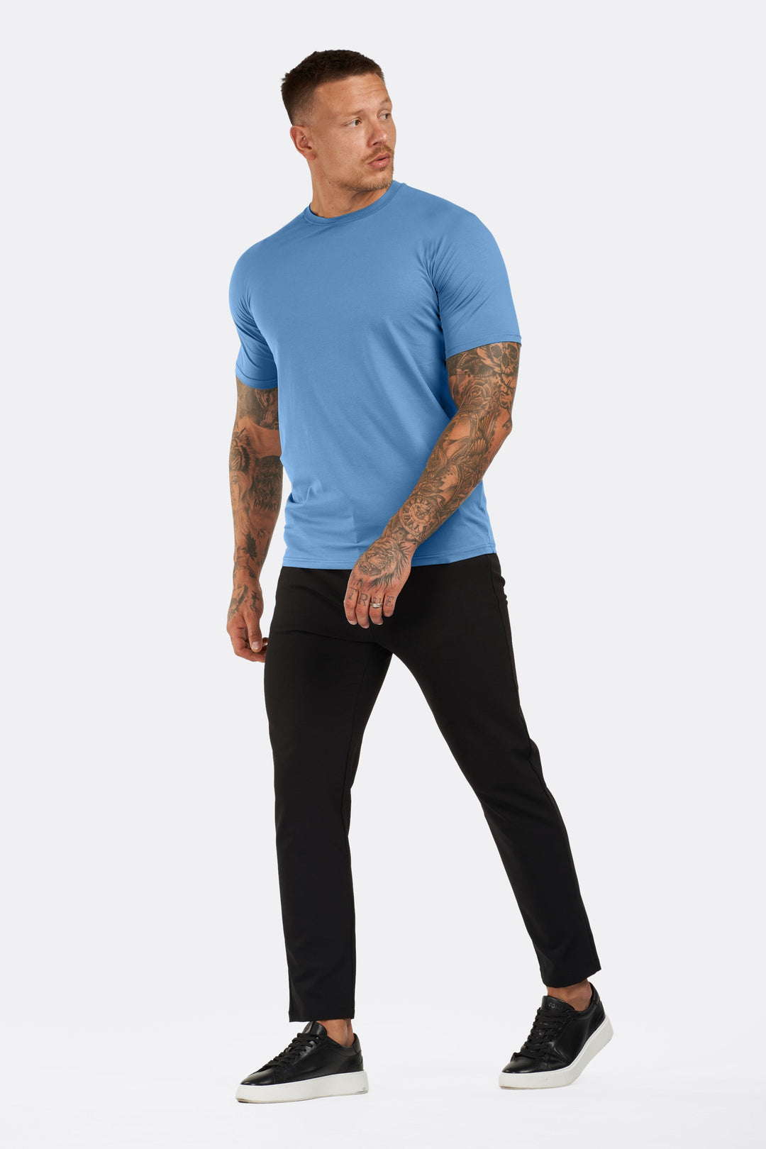 THE ESSENTIAL T-SHIRT