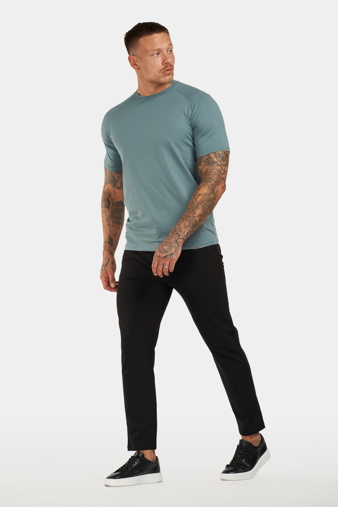 THE MUSCLE BASIC T-SHIRT